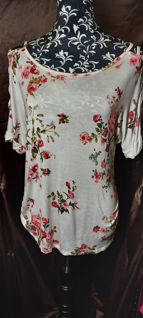 Discreet Stretch Floral Blouse with Short Strappy Peekaboo Sleeves Size XL